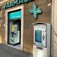 distributore-automatico-farmacie-evx-venus-farma_+plus (2)