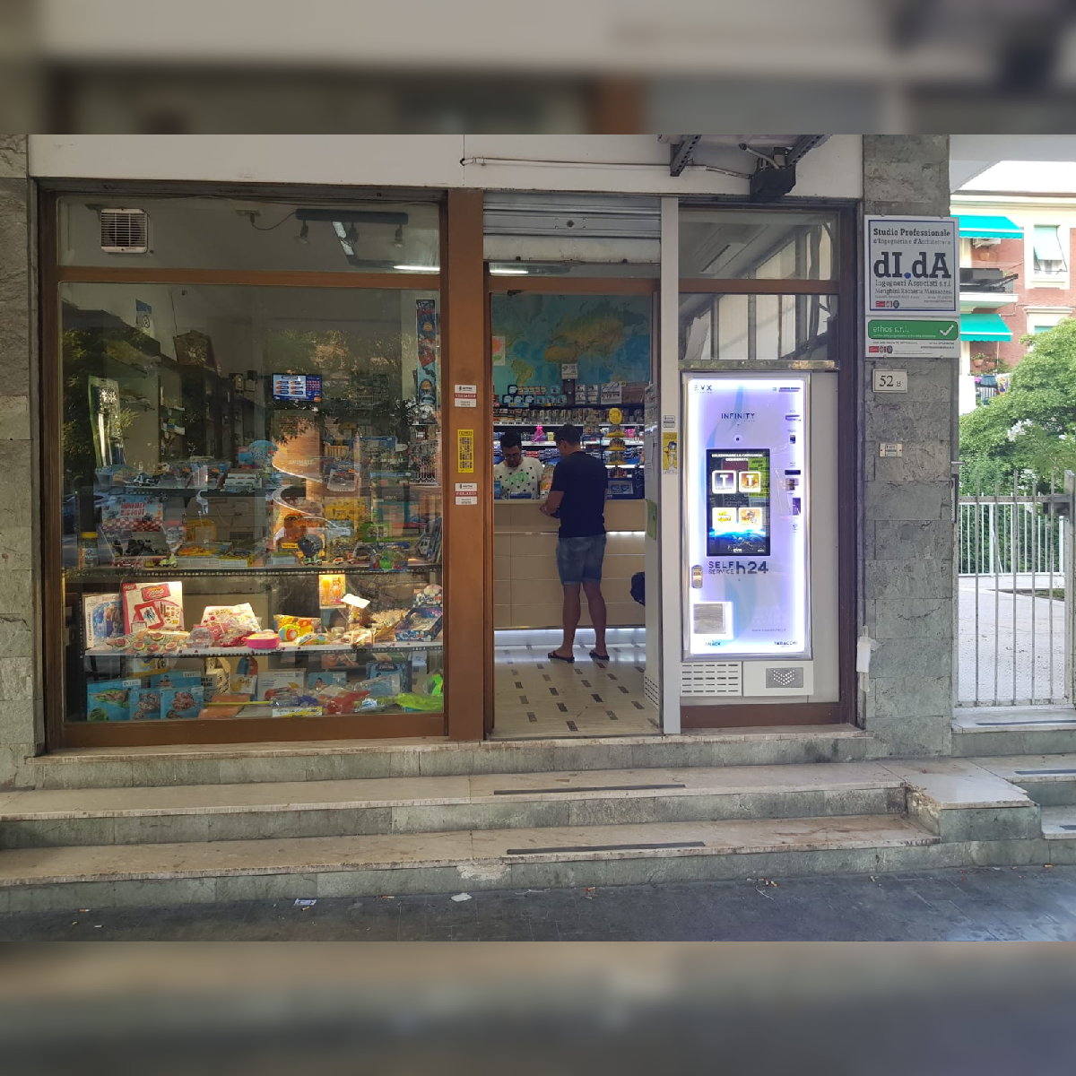 Distributore automatico di sigarette EVX Infinity Store (2)