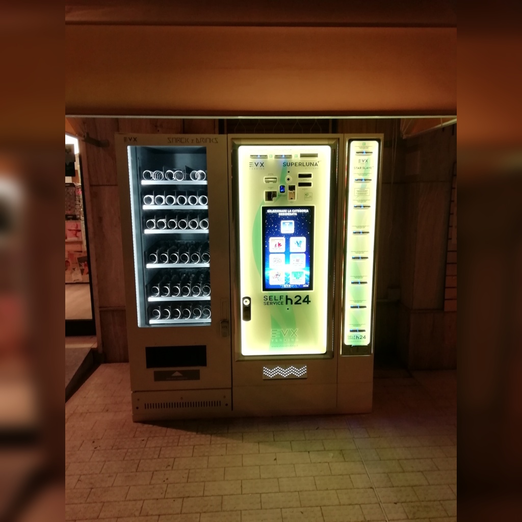 Distributore automatico di sigarette EVX Superluna +Plus, Snack & Drinks Slave e Star Slave +Plus