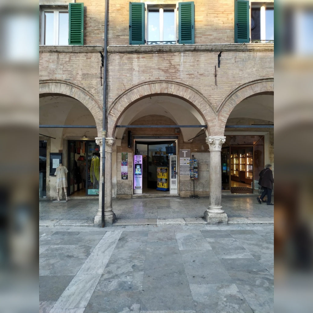 distributore-automatico-sigarette-evx-thin-plus-friigo-3